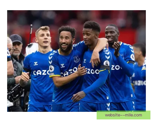 埃弗顿因财务违规遭两次扣分引发英超关注与争议